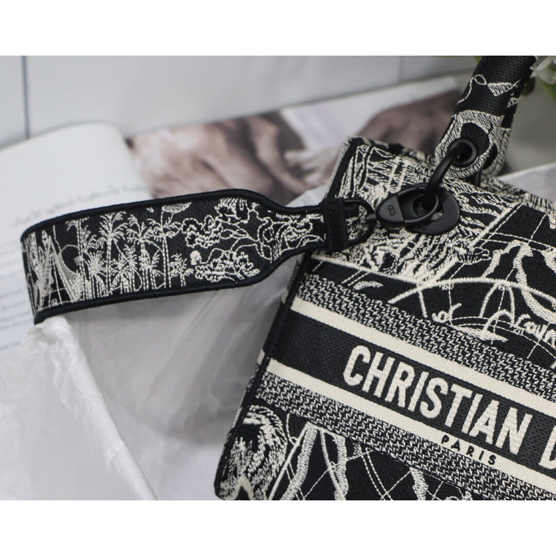 Replica Christian Dior Medium Lady D-Lite Bag Black And White Around The World Embroidery M0565