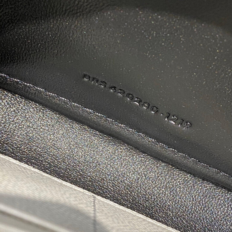 Replica Ysl Saint Laurent Monogram Chain Wallet In Mix Matelasse Grain Leather 620280