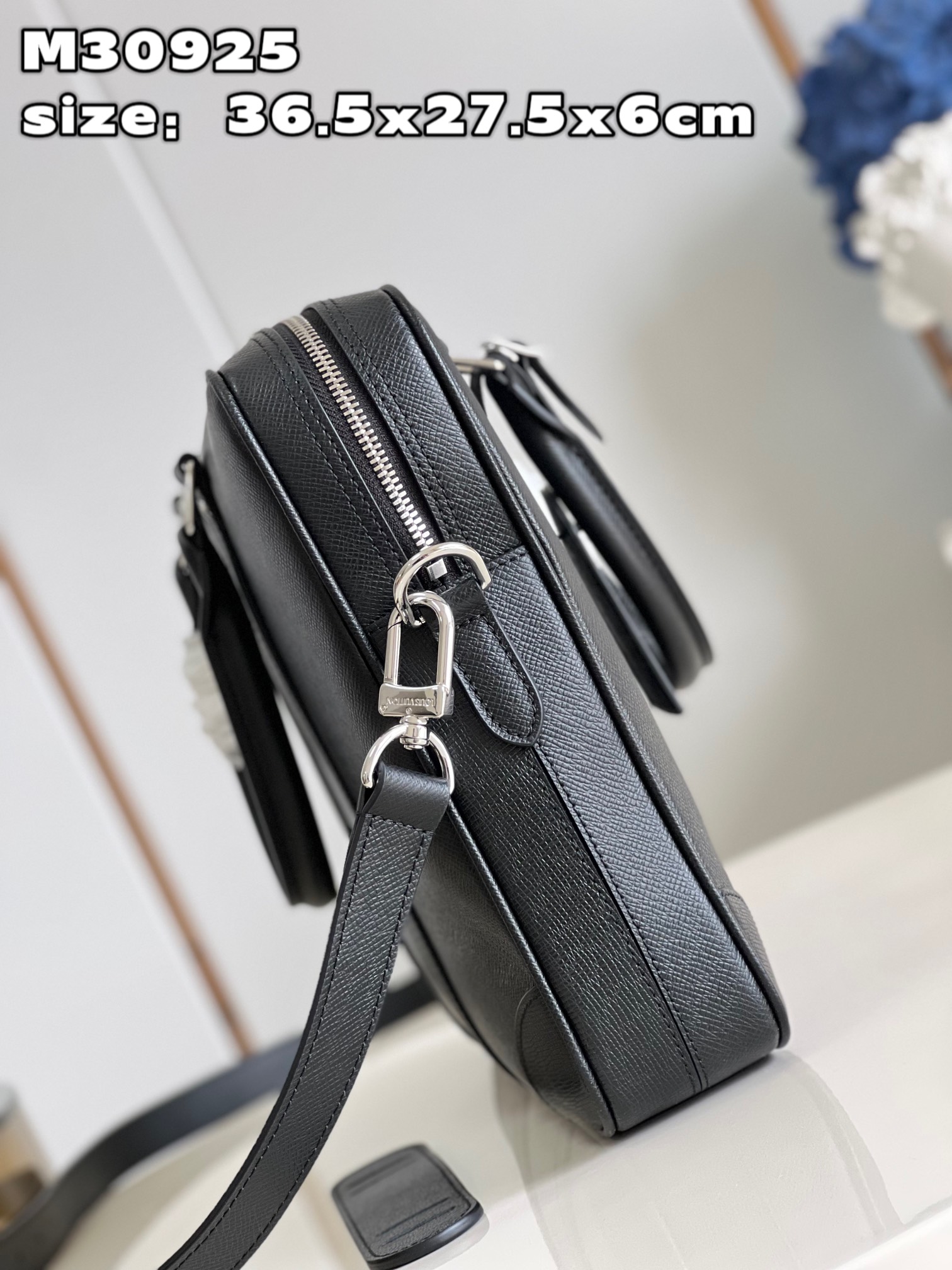 Louis Vuitton Porte-Documents Voyage PM M30925