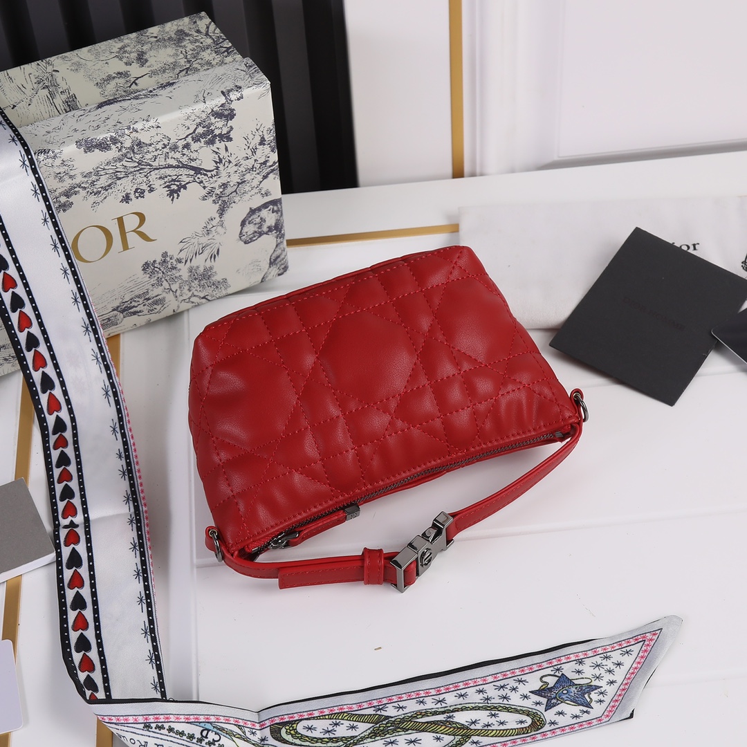 Replica Dior Small Drtravel Nomad Pouch