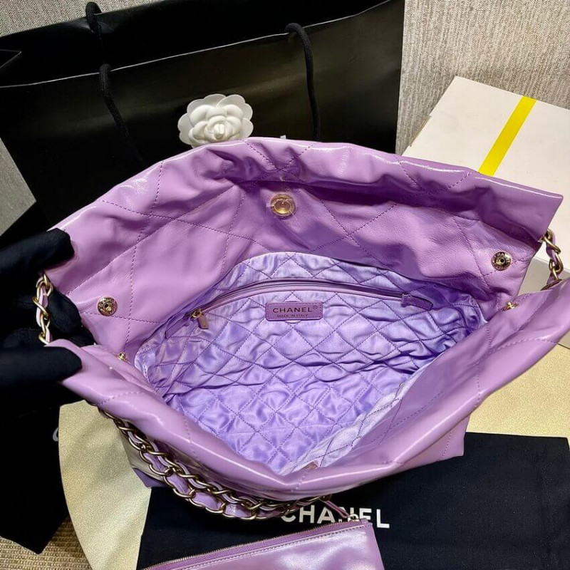 Replica Chanel 22 Handbag Shiny Calfskin As3261