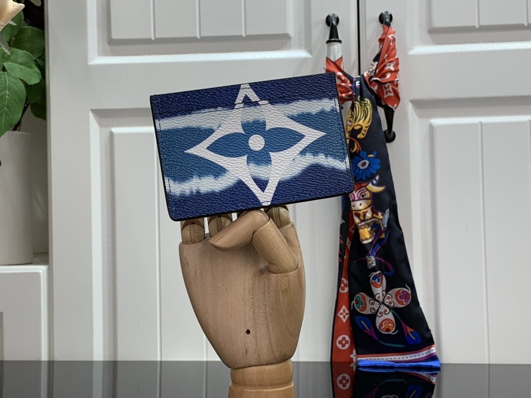 Replica Louis Vuitton Escale Card Holder M69115