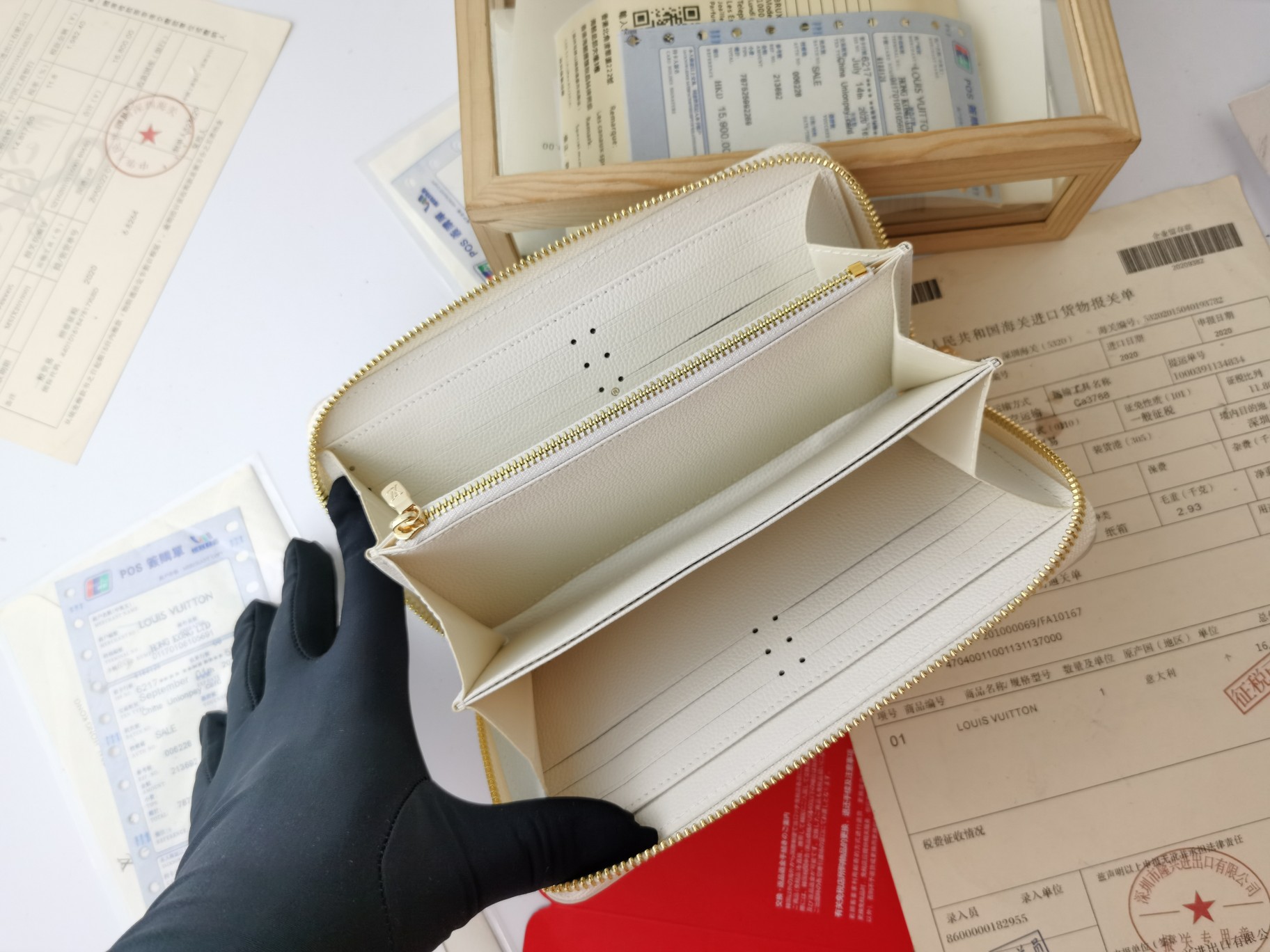 Replica Louis Vuitton Monogram Empreinte Broderies Zippy Wallet M81141