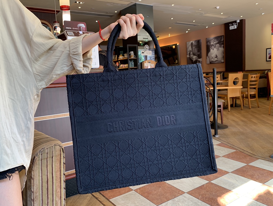 Replica Dior Aaa-Embroidery Book Tote 41.5×35