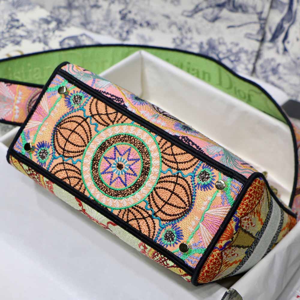 Replica Dior Aaa-In Light Medium Lady D-Lite Bag M8003/Embroidery