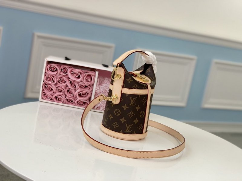 Replica Louis Vuitton Duffle Bag M43587