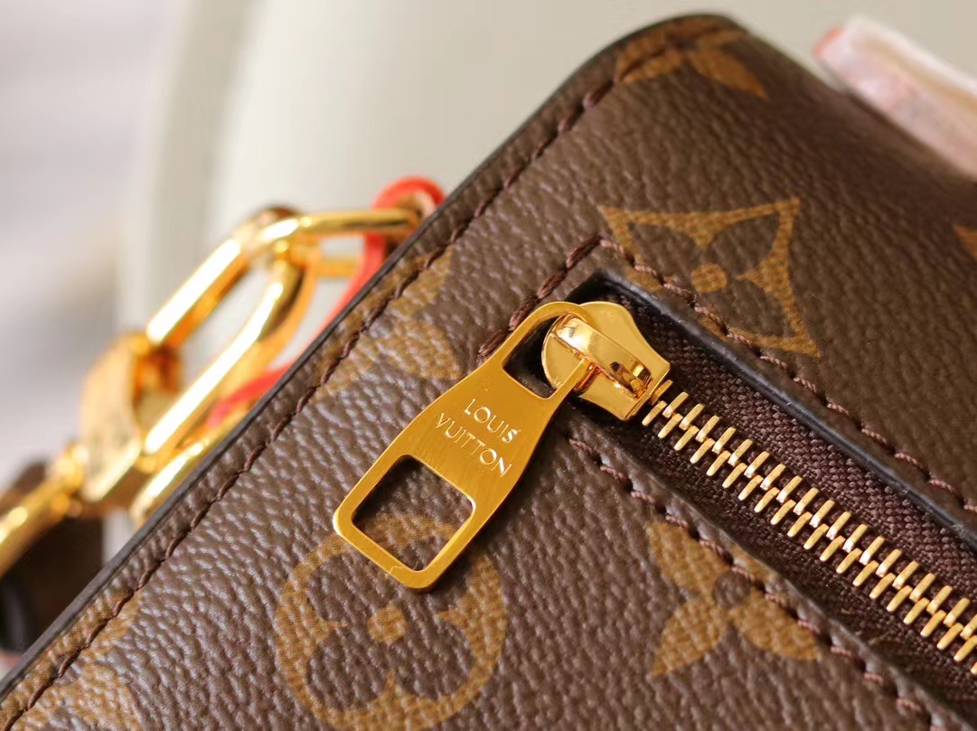 Replica Louis Vuitton M46279 Pochette Métis East West