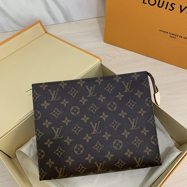 Replica Louis Vuitton Toiletry Pouch 26 M47542