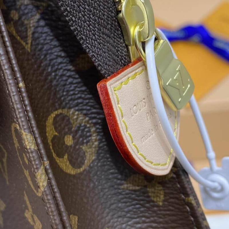 Replica Louis Vuitton Monogram Poche Toilette 26 M47542