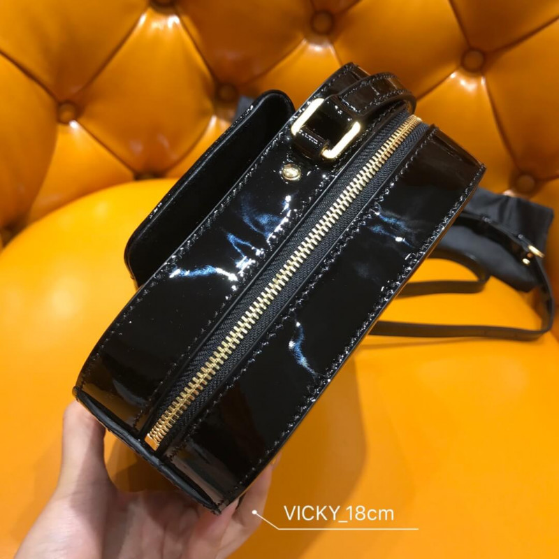 Replica Saint Laurent Monogram Vicky Patent Leather Camera Bag 555052
