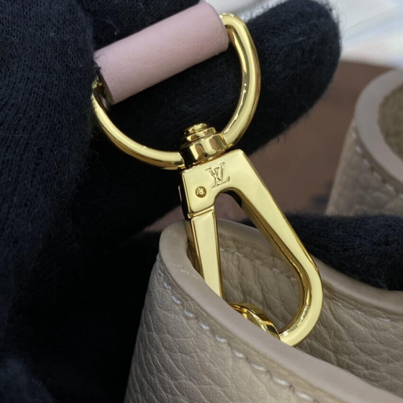 Replica Louis Vuitton Taurillon Leather Capucines Mm M57224