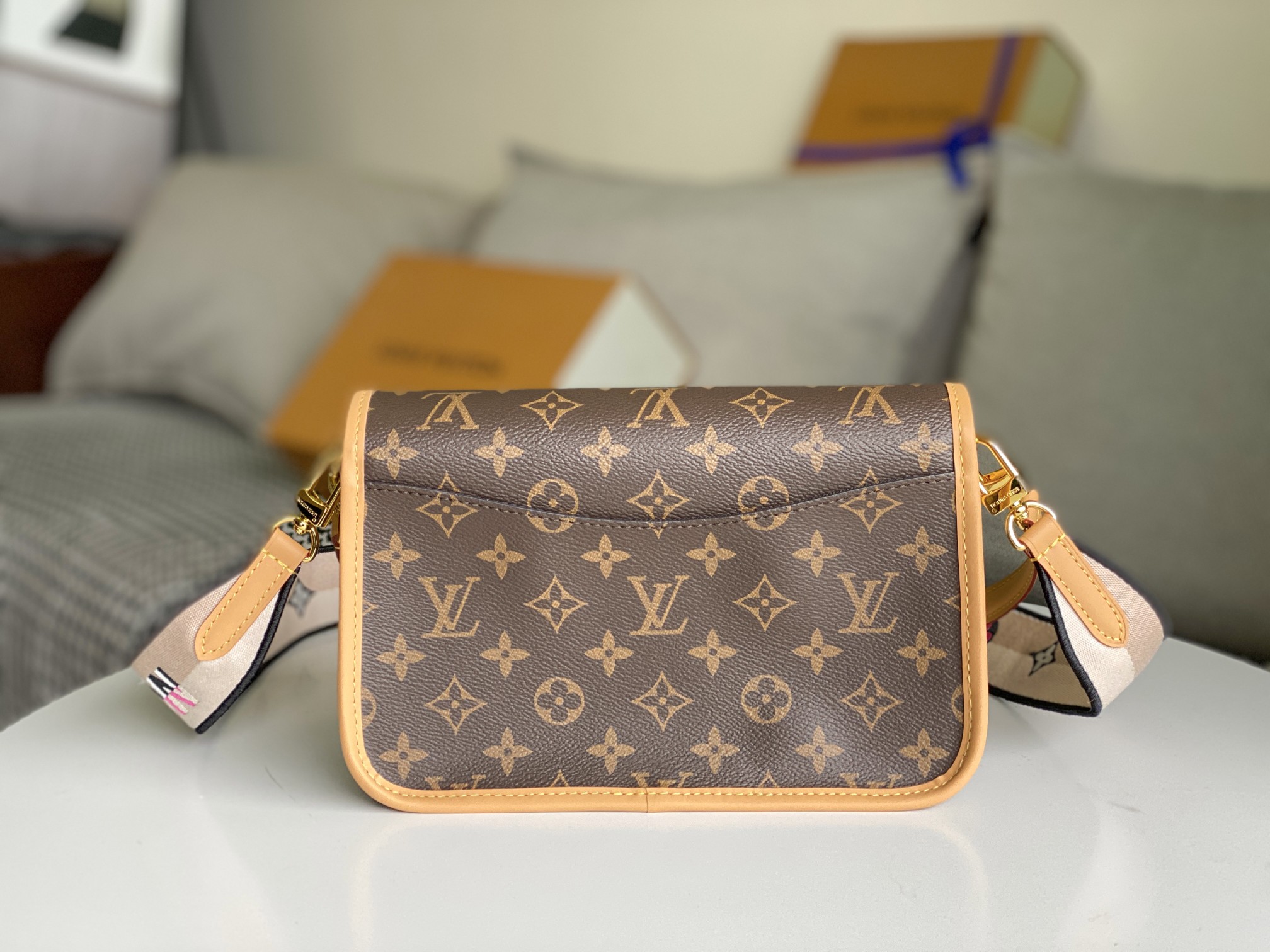 Replica Louis Vuitton Diane M45985