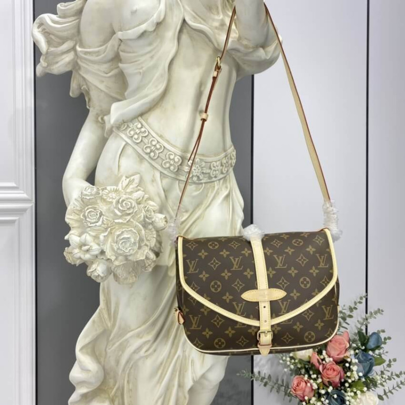 Replica Louis Vuitton Monogram Canvas Saumur Mm M40710