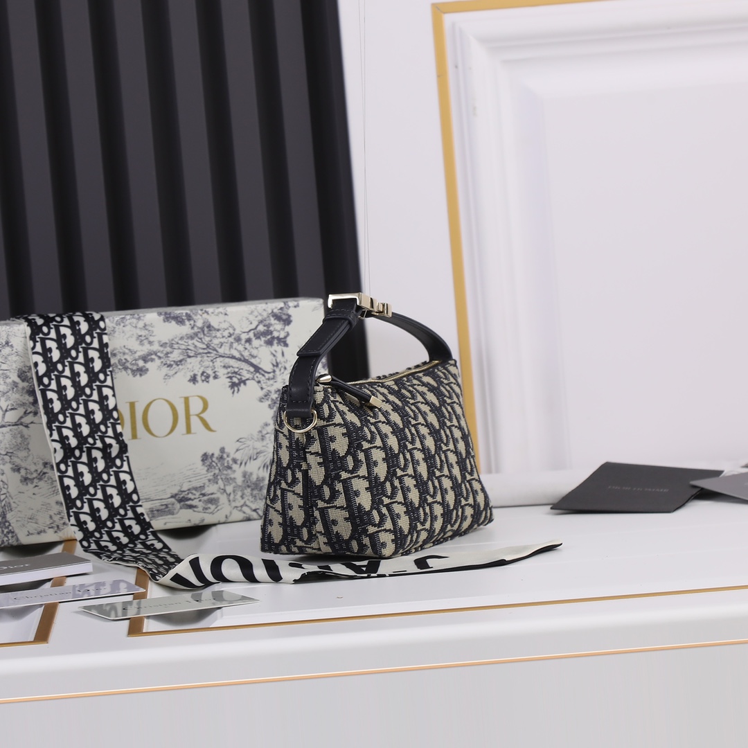 Replica Dior Small Drtravel Nomad Pouch