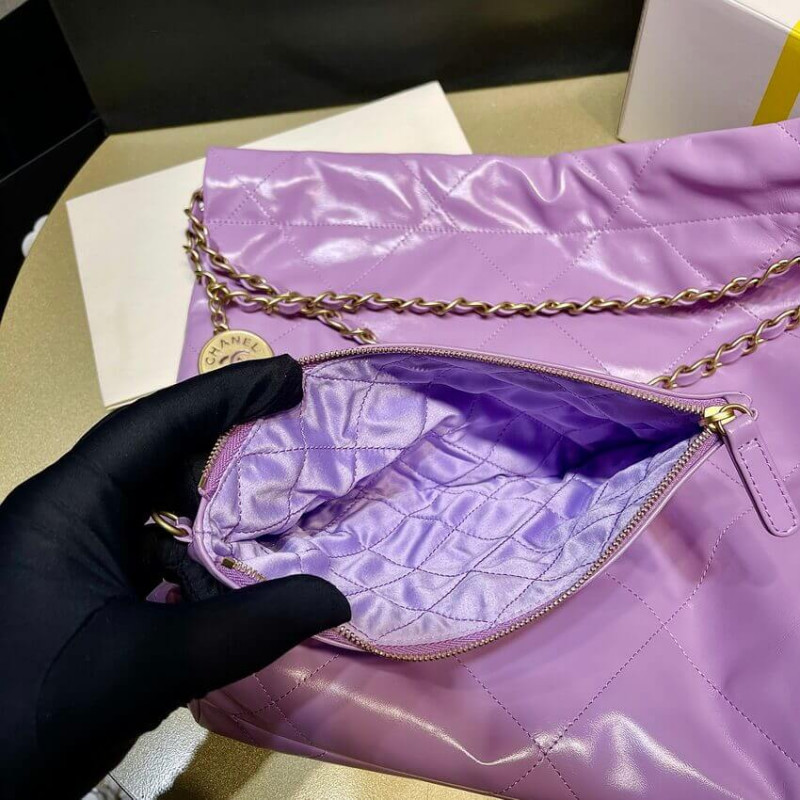 Replica Chanel 22 Handbag Shiny Calfskin As3261