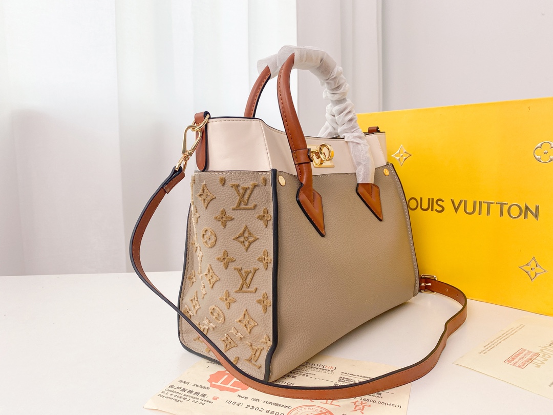 Replica Louis Vuitton On My Side M53824