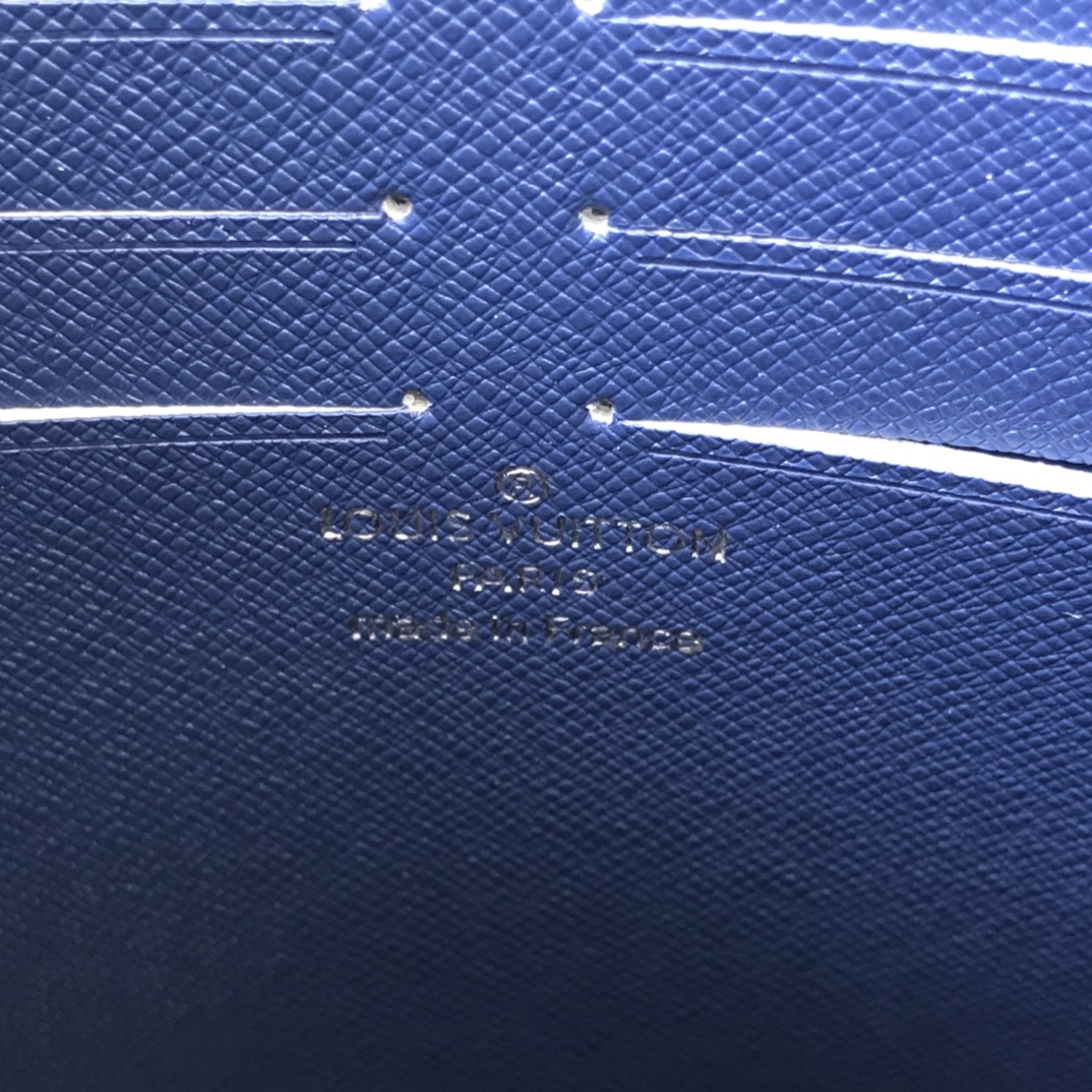 Replica Louis Vuitton Pochette Voyage Mm M30423