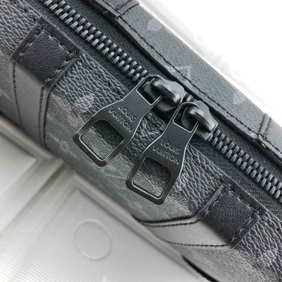 Replica Louis Vuitton Soft Trunk Wallet