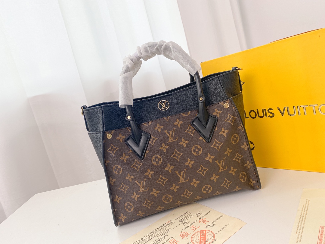Replica Louis Vuitton On My Side M53827