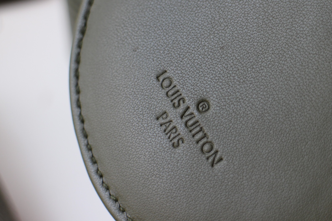 Replica Louis Vuitton New Wave Multi-Pochette M56471