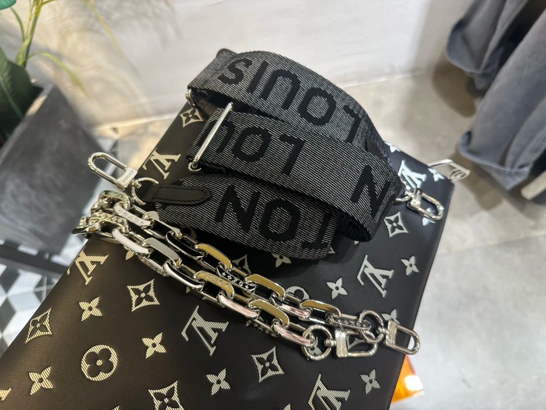 Replica Louis Vuitton Coussin Monogram Lambskin Mm M21661 Black/Gray