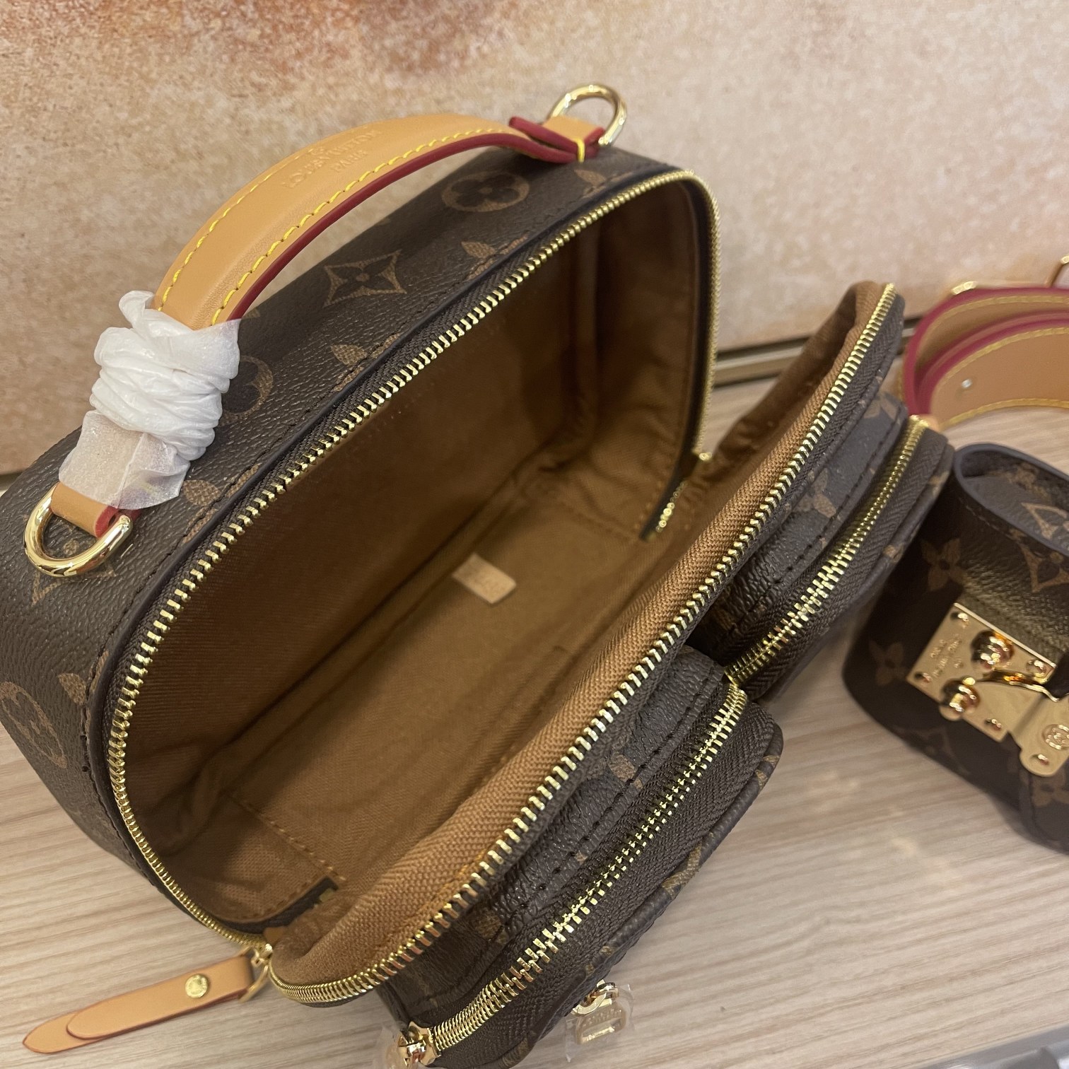 Replica Louis Vuitton Sporty Utility Crossbody Bag- Leather Strap