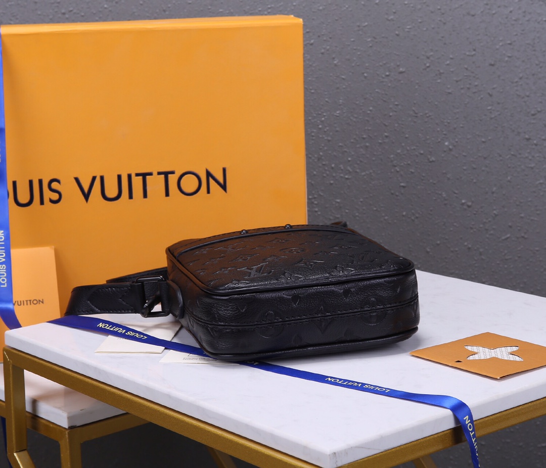Replica Louis Vuitton Danube Slim M44972