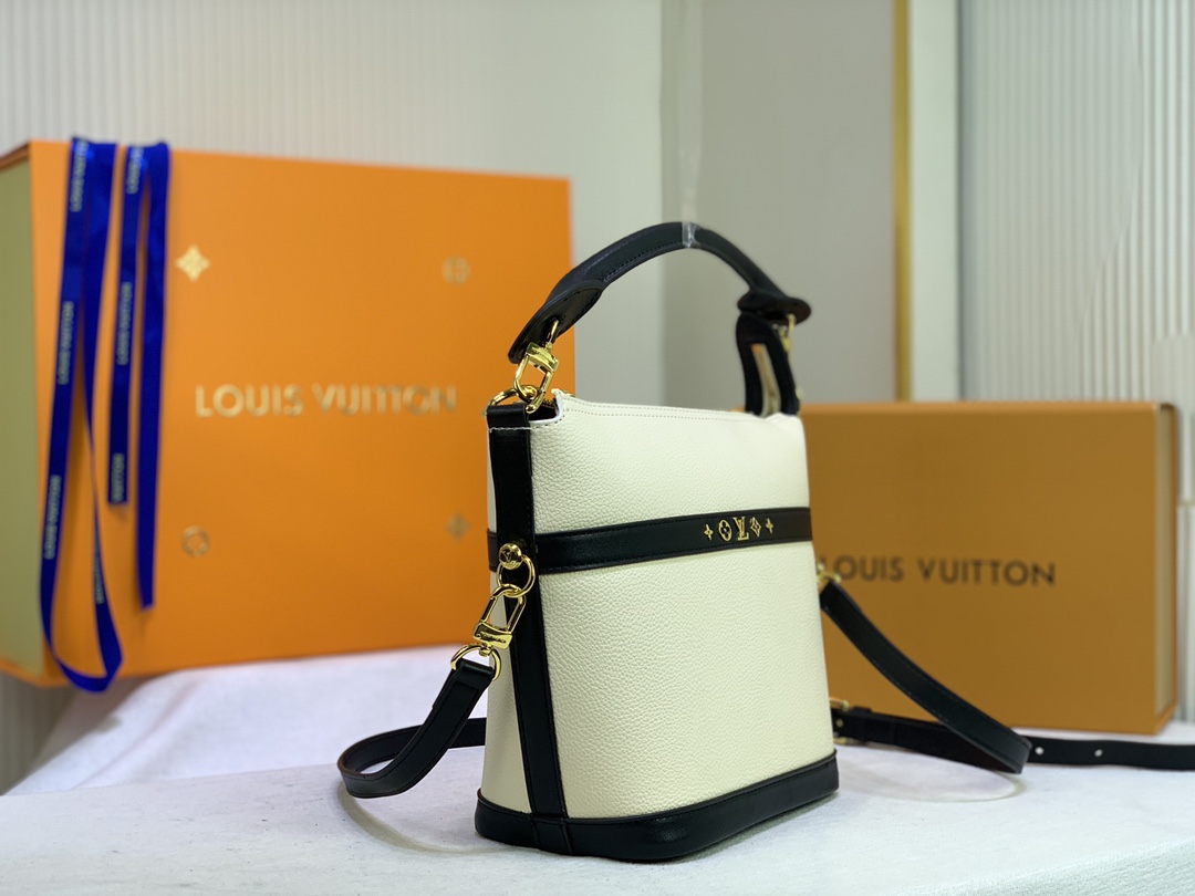 Replica Louis Vuitton Cruiser Pm Bag Black/White