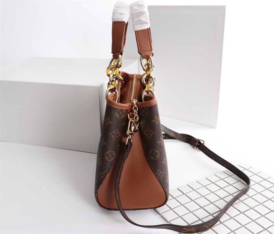 Replica Louis Vuitton Classic Monogram Handle Bag With Strap