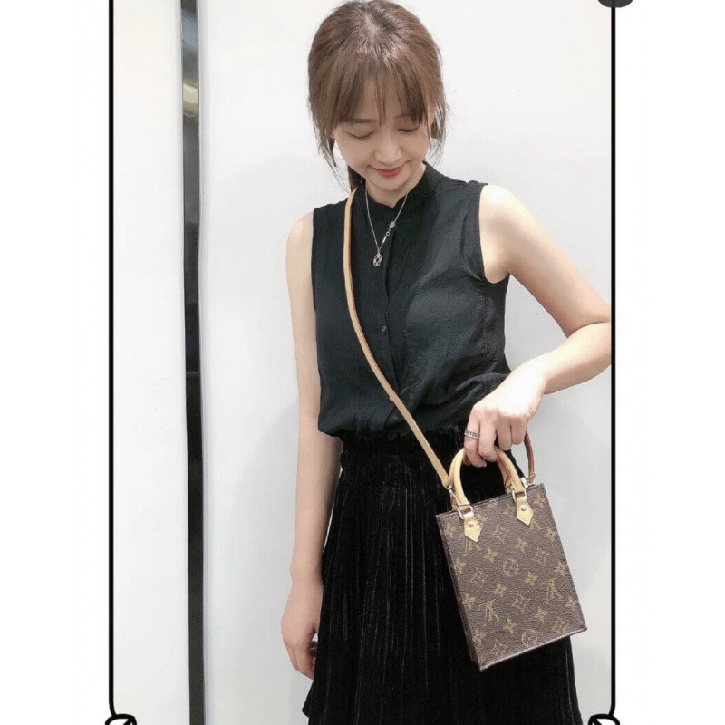 Replica Louis Vuitton Petit Sac Plat M69442