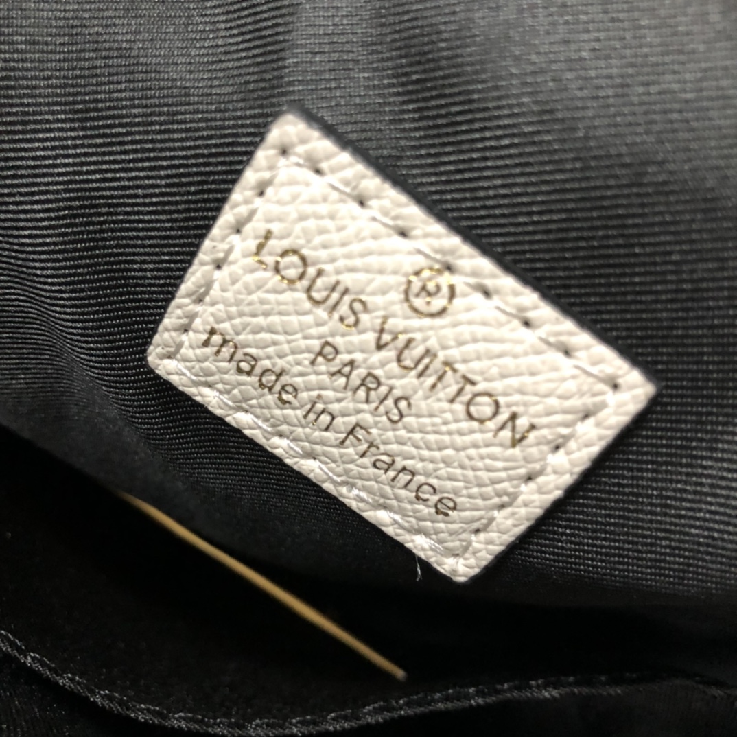 Replica Louis Vuitton Avenue Sling Bag M30443