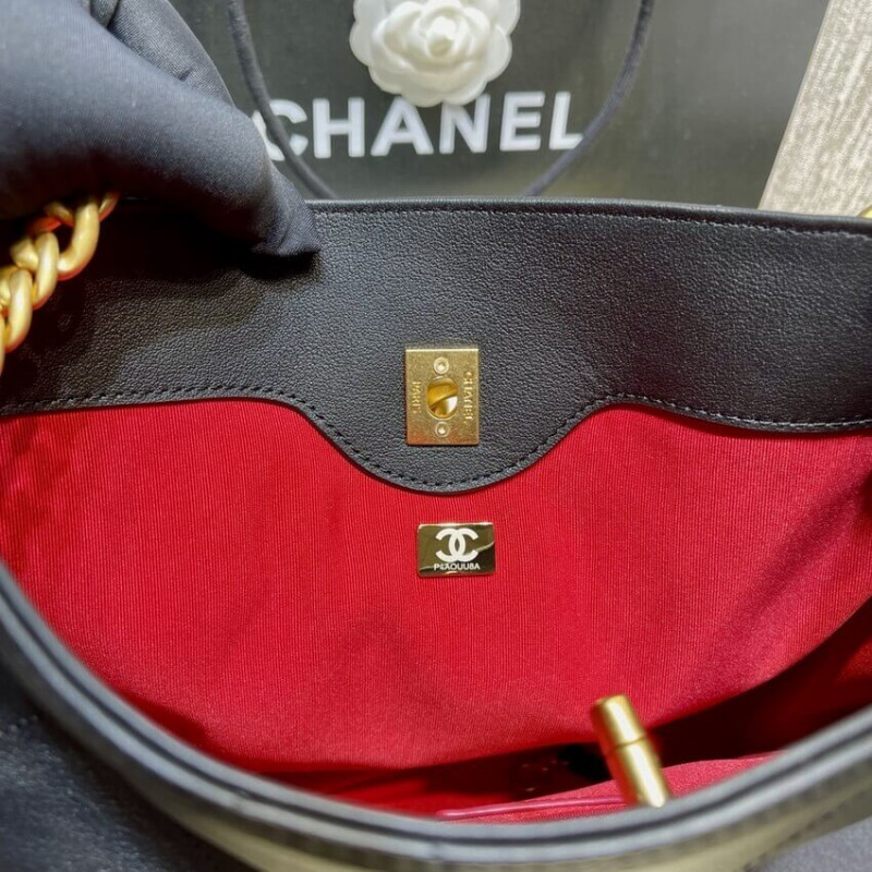 Replica Chanel Hobo Handbag Calfskin Black As2844