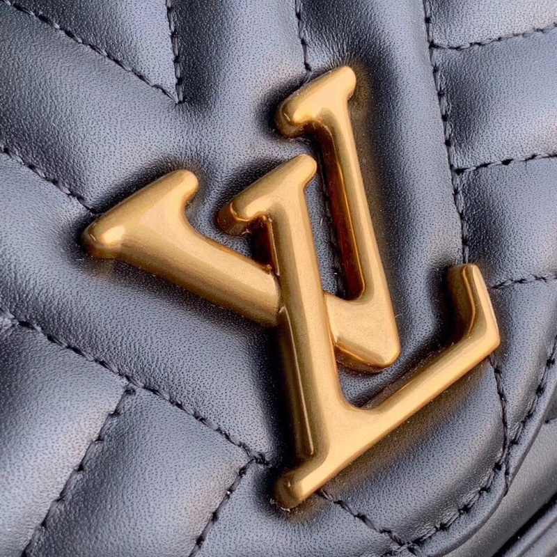 Replica Louis Vuitton New Wave Chain Pochette-M63929