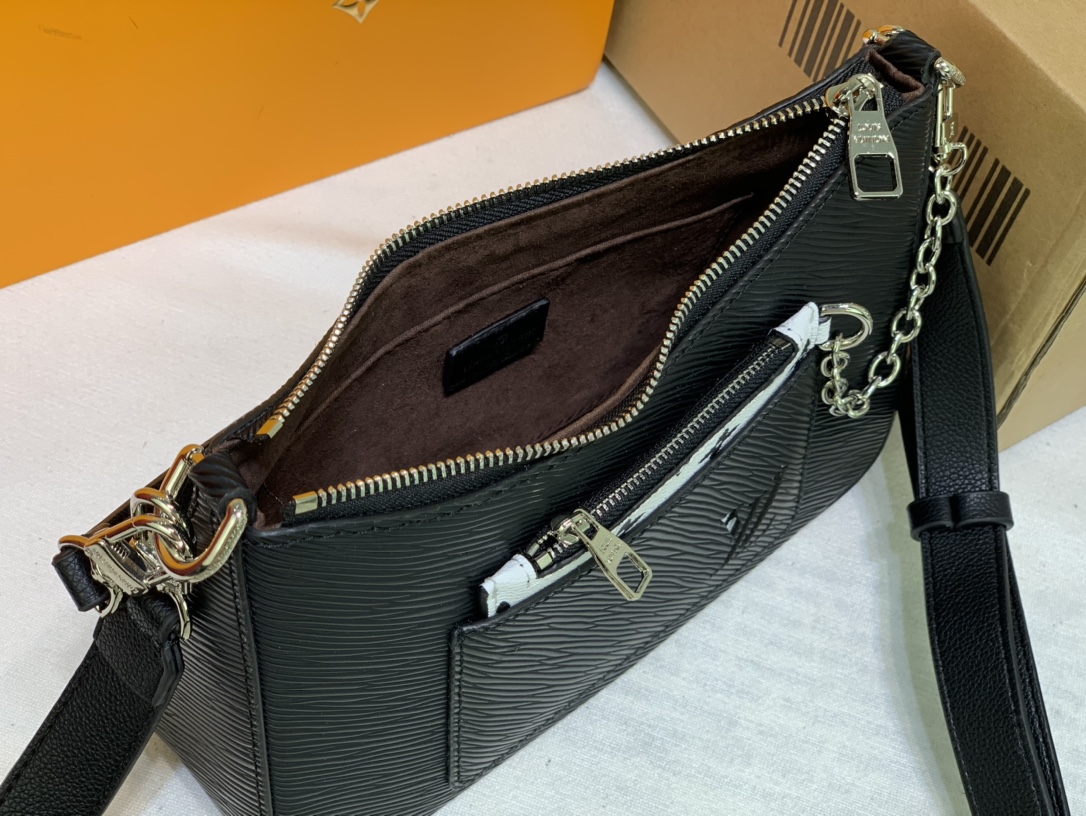 Replica Louis Vuitton Marelle Handbag Black/White/Brown
