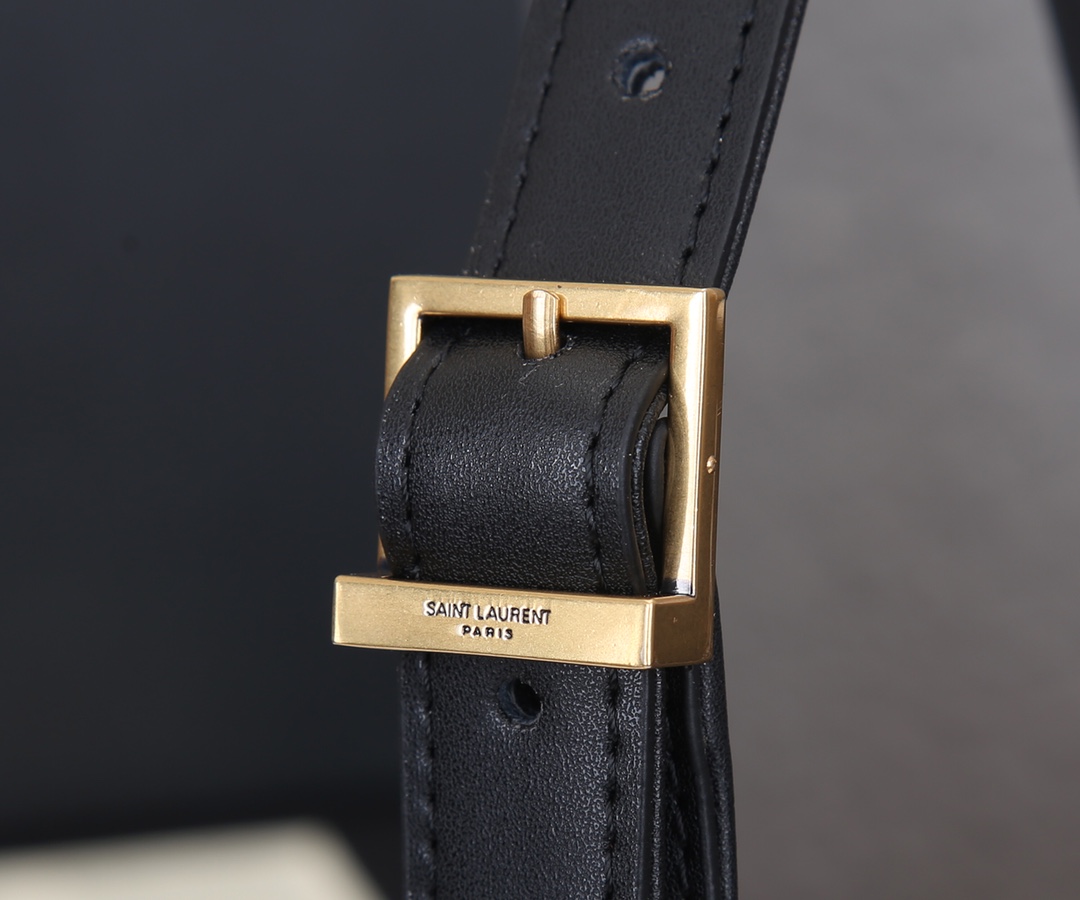 Replica Ysl Le 5 A 7 Hobo Bag In Smooth Leather 2024