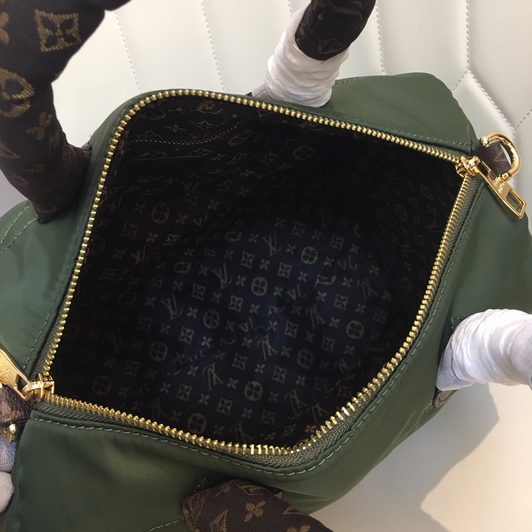Replica Louis Vuitton Speedy Bandouliere 30 Handbag