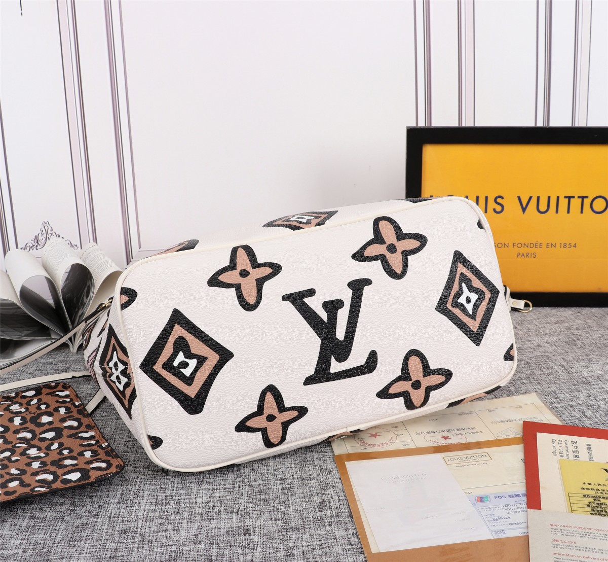 Replica Louis Vuitton Aaa-Neverfull Mm Tote Bag Black/White M45818