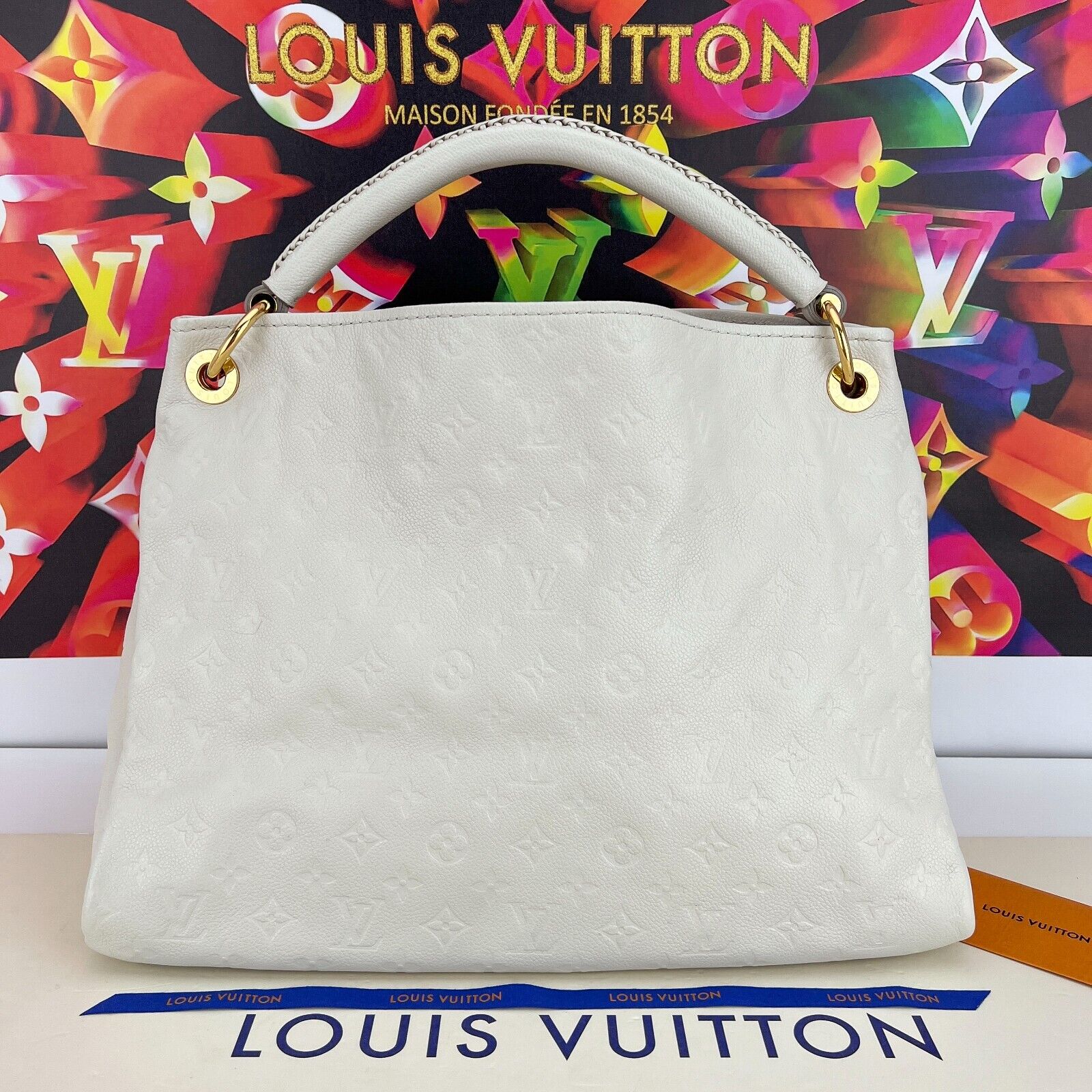 Replica Louis Vuitton Artsy Mm Classic Monogram Empreinte Mbossed White Leather Shoulder Bag M93449