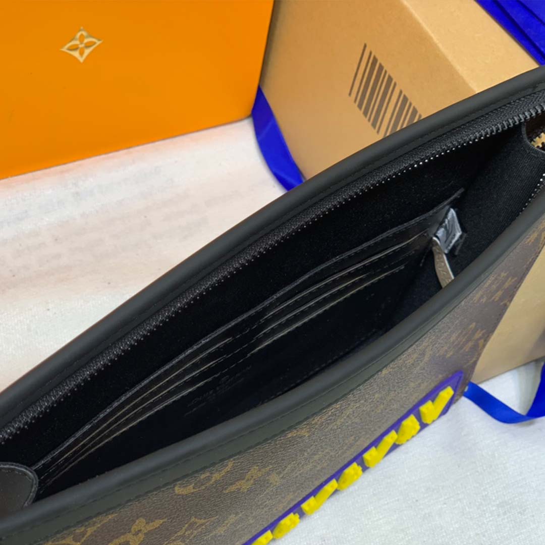 Replica Louis Vuitton Rubber Collection-Toiletry Pouch 26 M66601