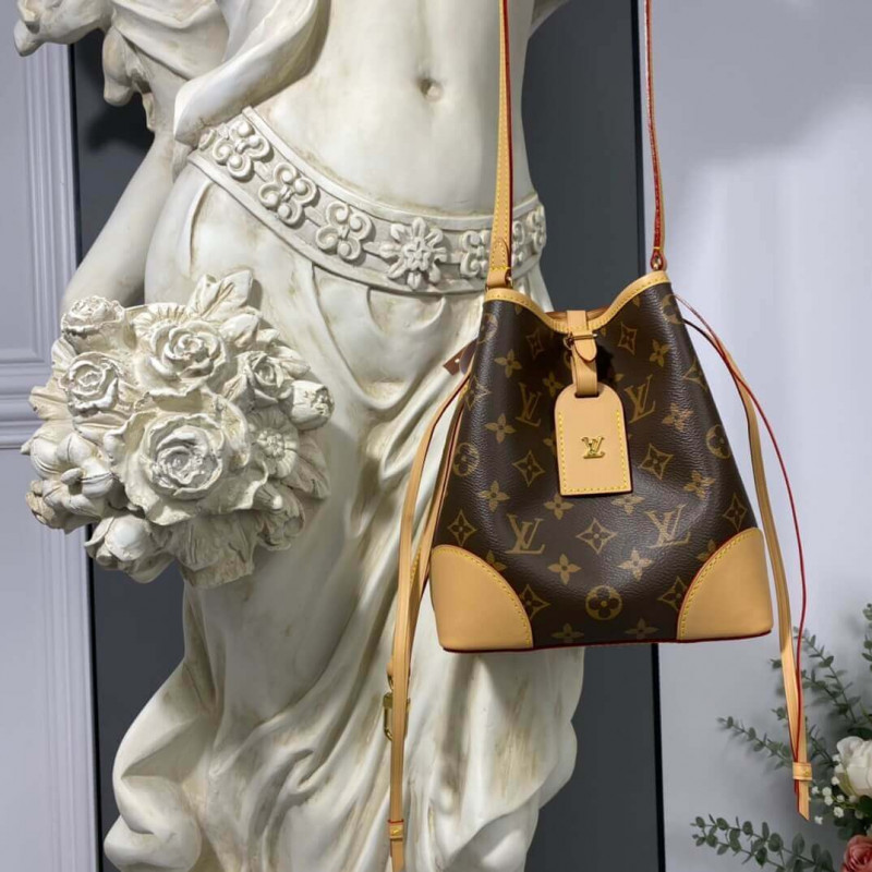 Replica Louis Vuitton Monogram Canvas Bucket Bag M45550
