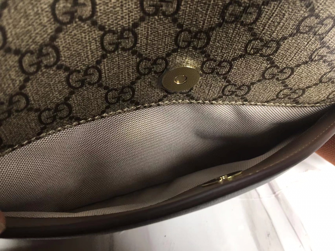 Replica Gucci Messenger Bag With Interlocking G 675891