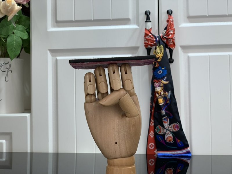 Replica Louis Vuitton Escale Card Holder M69115