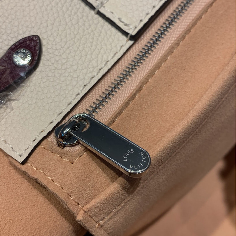 Replica Louis Vuitton Lockme Bucket M53584