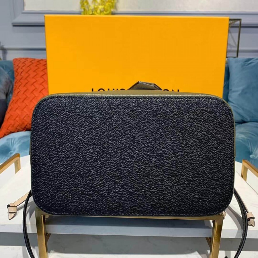 Replica Louis Vuitton Calfskin Leather Lockme Bucket M55439