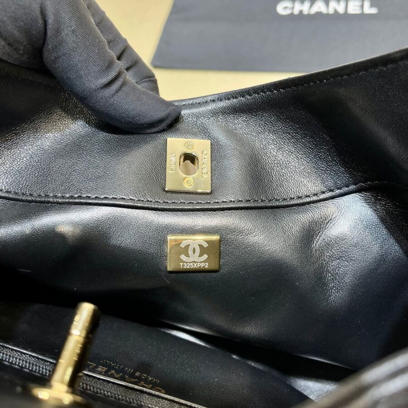 Replica Chanel Hobo Bag In Lambskin As3153 Black