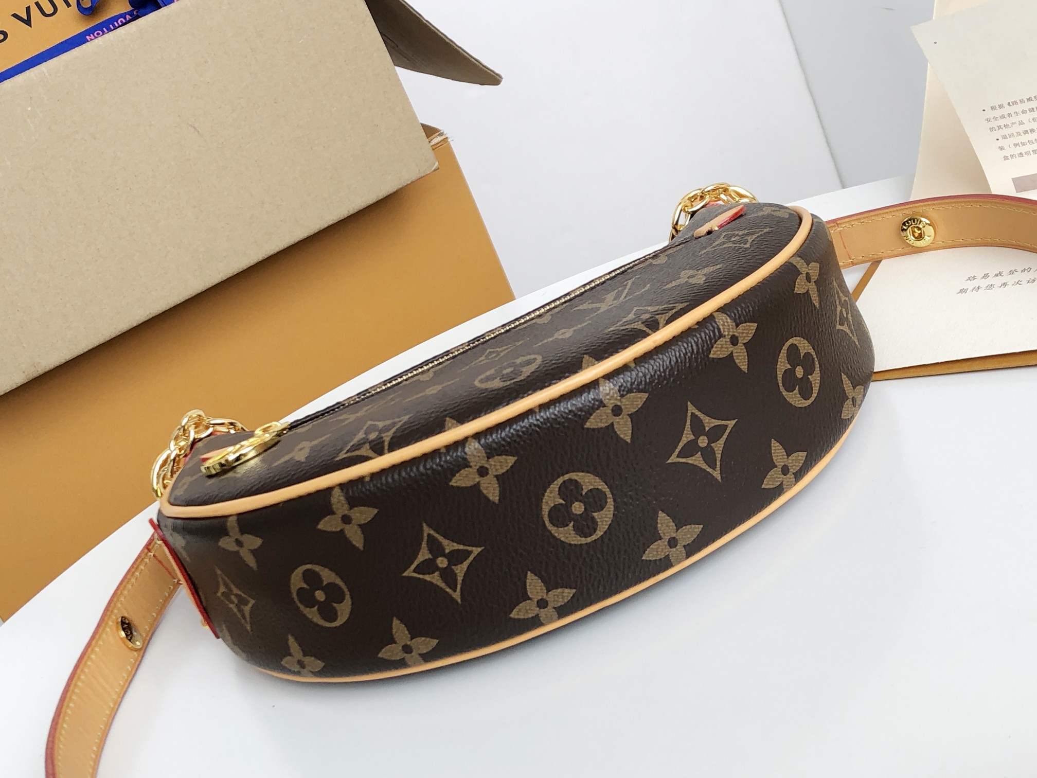 Replica Louis Vuitton Aaa Monogram Loop Handbag