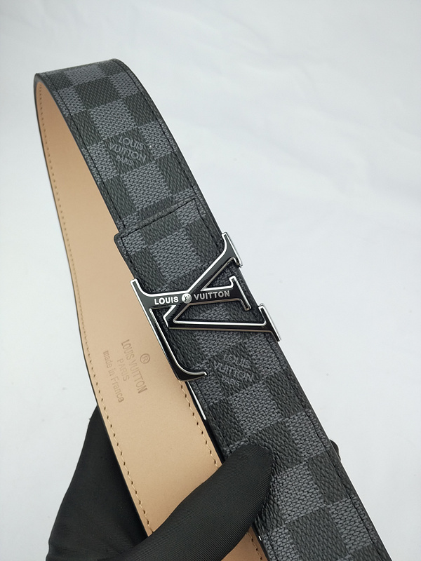 Replica Louis Vuitton Belt L135-70 38Mm Silver