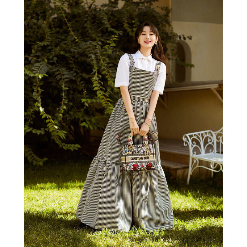 Replica Dior Medium Lady D-Lite Bag In Multicolor Mille Fleurs Embroidery M0565