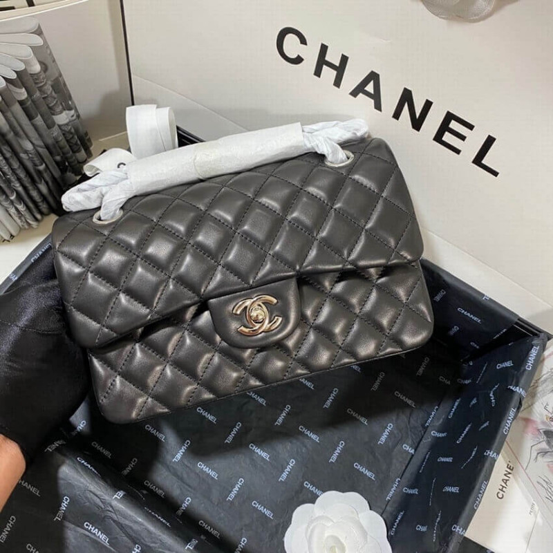 Replica Chanel Small Classic Double Flap Bag A01113 In Lambskin