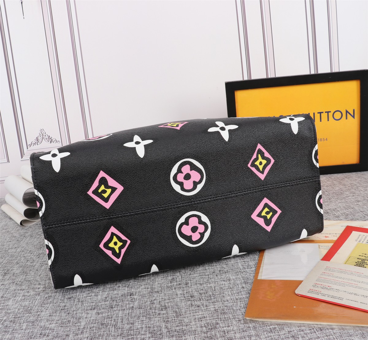 Replica Louis Vuitton Onthego Gm Carryall Black/Brown